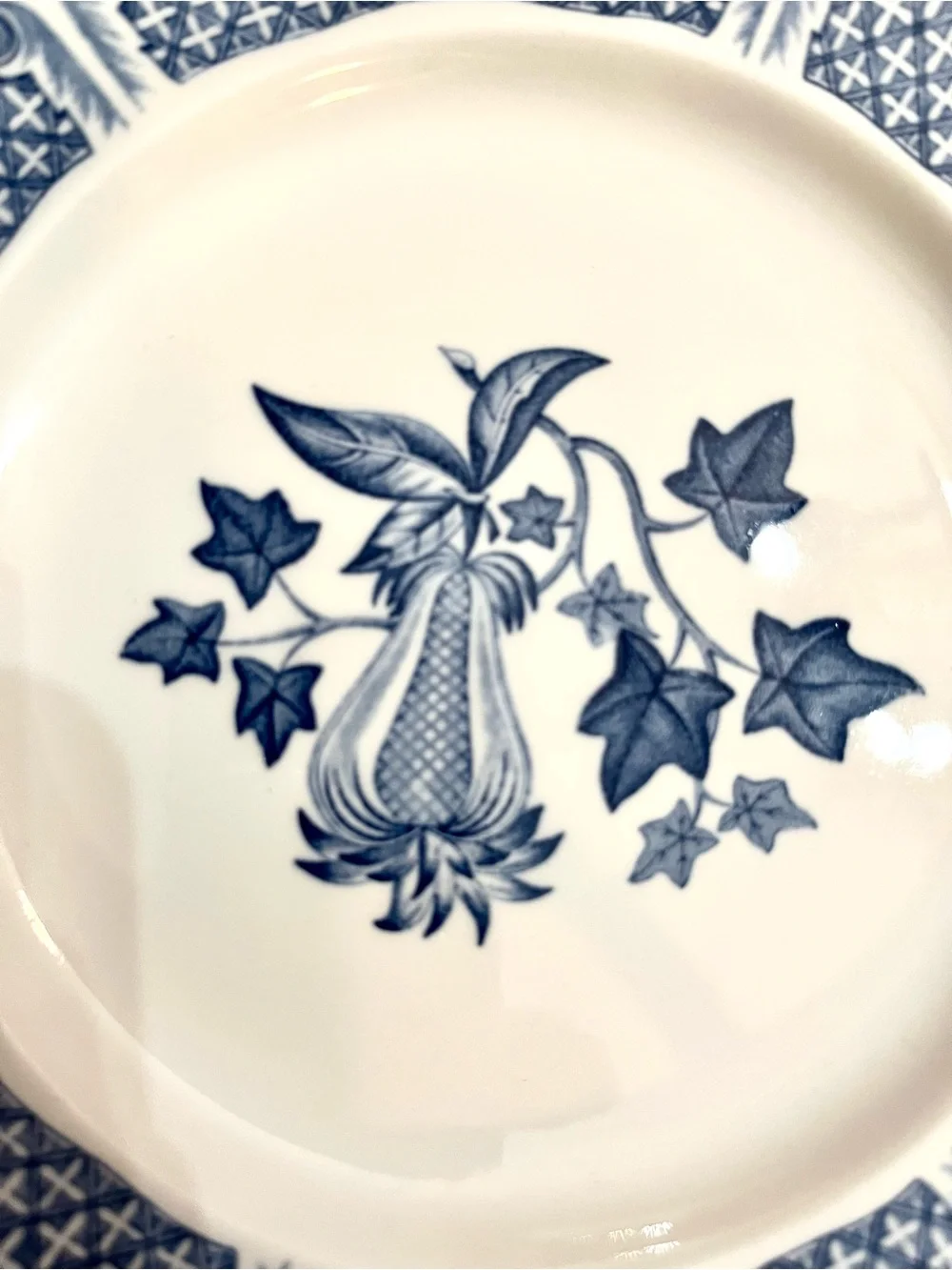 Vintage 1965 Wedgwood Avocado Blue 7.25